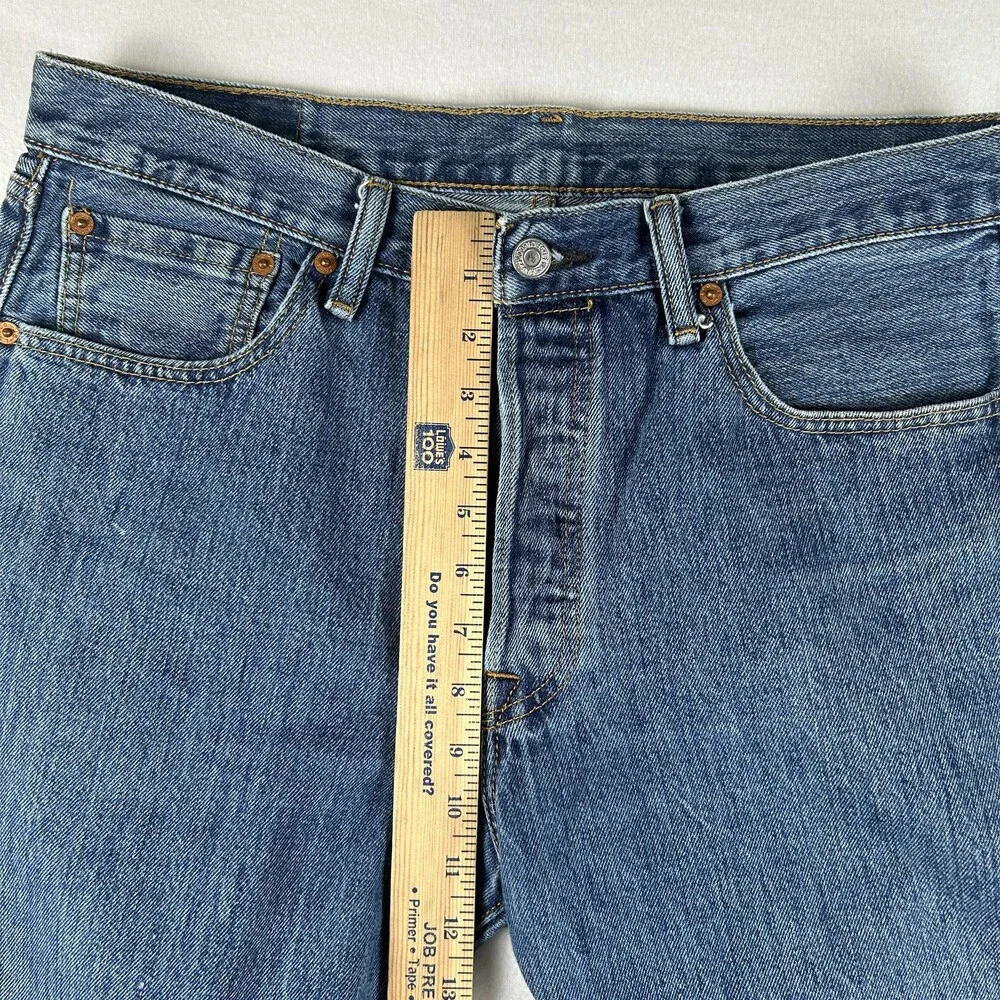 Levis 501 Jeans Mens 33x30 Medium Wash Denim Regular Straight Button Fly Y2K